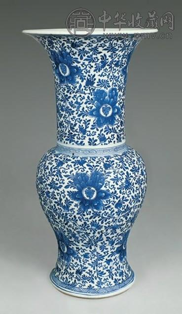 清康熙 青花团寿缠枝牡丹凤尾尊