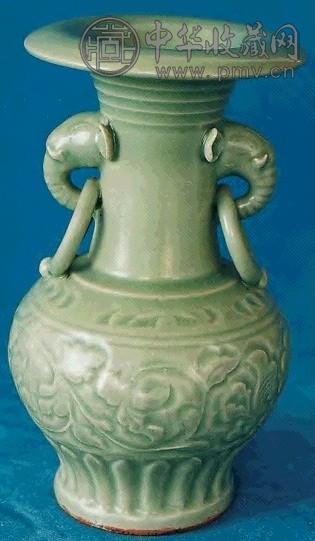 明 龙泉刻花双象耳尊