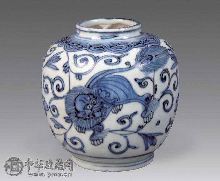 明万历 青花狮纹小罐