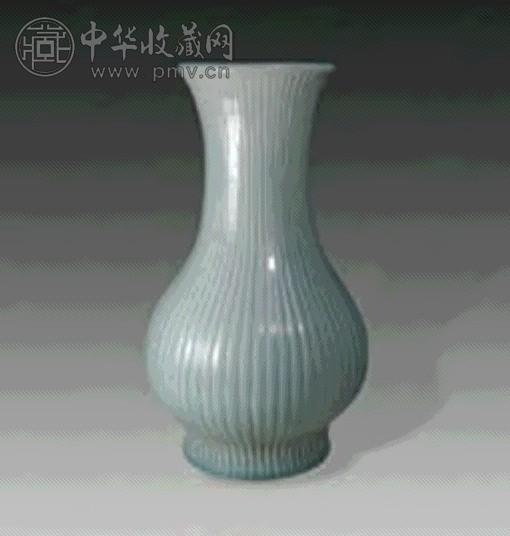 豆青瓜棱琵琶尊