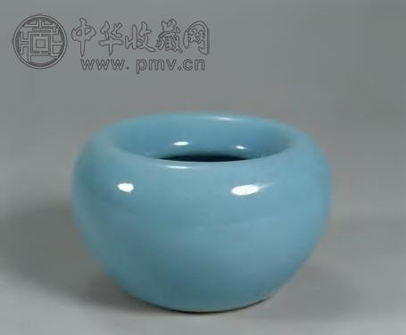 清 天蓝釉苹果尊