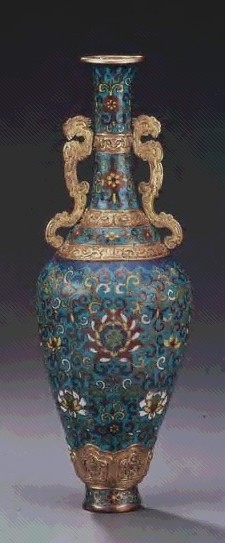 清乾隆 掐丝琺瑯双夔龙耳莲纹柳叶尊