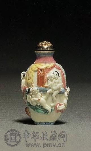 瓷胎粉彩模印春宫图鼻烟壶