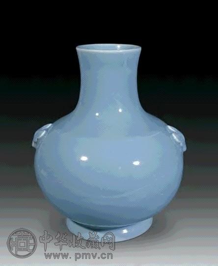 清乾隆 天蓝釉兽耳尊