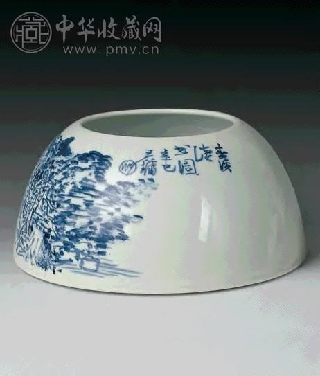 青花山水图石榴尊