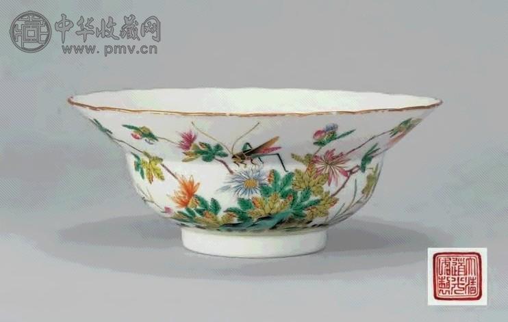 清道光 粉彩虫草纹折腰花口碗 一件