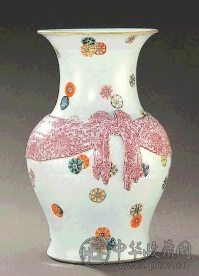 清乾隆 粉彩团花纹包袱尊