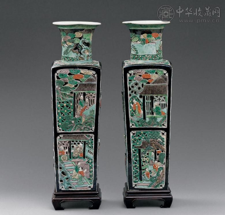 19世纪 素三彩镂空人物方尊(2件)