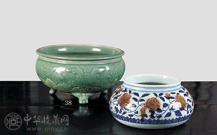 明 龙泉窑刻花香炉