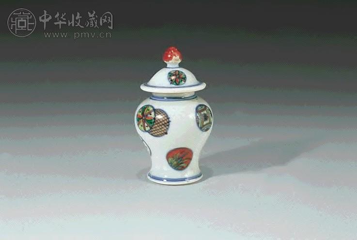 清 斗彩皮球花小盖罐