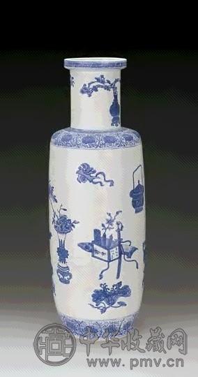 民国 青花博古纹棒槌瓶