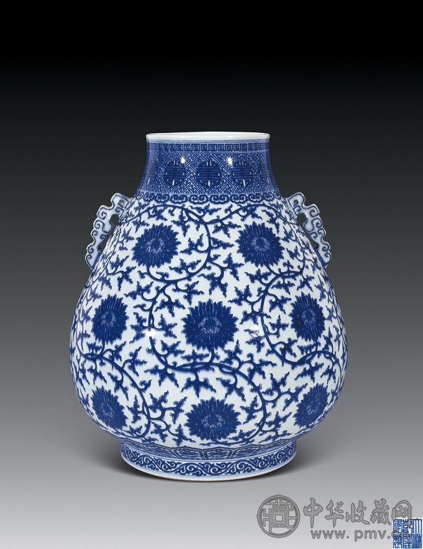 清乾隆 青花万寿缠枝莲纹鹿头尊 清乾隆 青花万寿缠枝莲纹鹿头尊