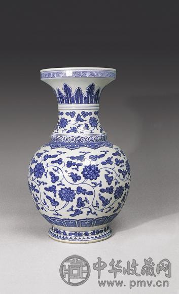 清乾隆 青花缠枝莲花卉盘口尊