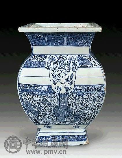 明万历 青花仿铜礼器饕餮纹方尊