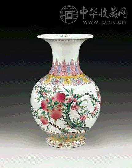 民国 粉彩九桃纹石榴尊