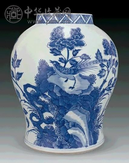 清乾隆 青花淡描锦上添花尊