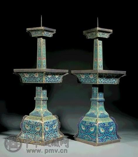 清乾隆 掐丝珐琅兽面纹烛台(1对)