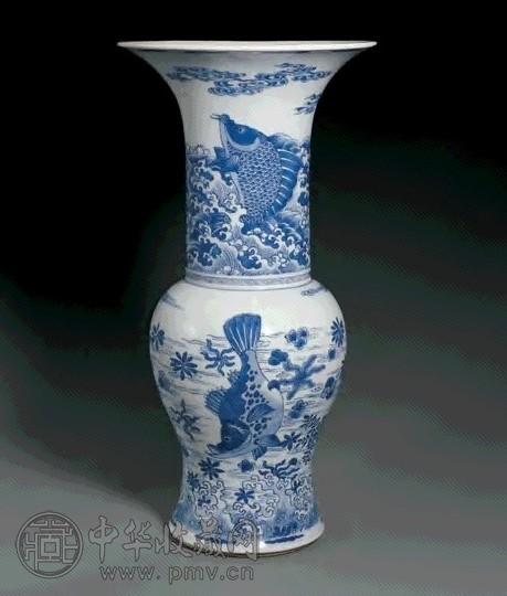 清康熙 青花鱼藻图凤尾尊