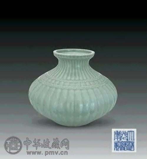 清光绪 粉青釉弦纹鱼篓尊