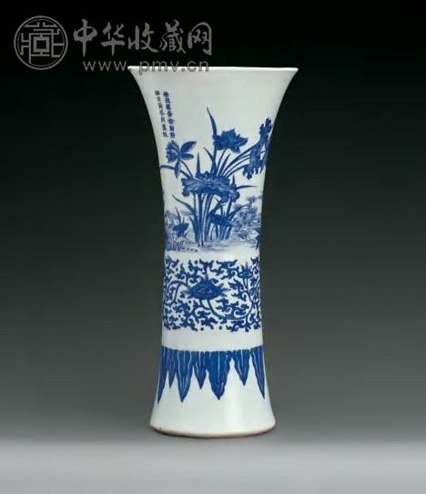 明崇祯 青花荷花莲子纹凤尾尊