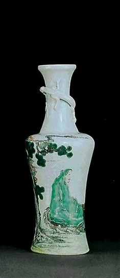 清雍正 德化窑五彩松下达摩蟠螭尊