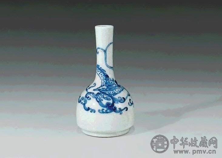 清 青花小摇铃尊