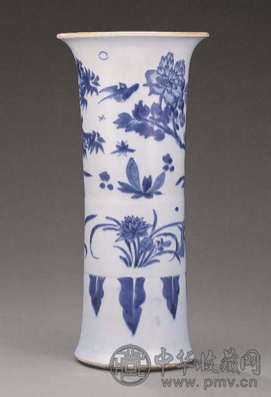 青花牡丹山茶石鸟纹花觚