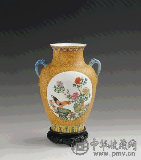 民国 粉彩轧道开光花鸟纹双耳尊