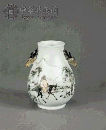 民国 墨彩山水人物鹿头尊