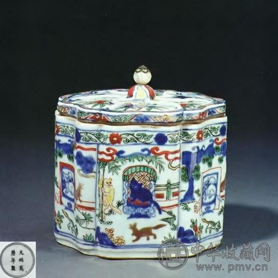 明万历 五彩群猫纹花瓣式蟋蟀罐