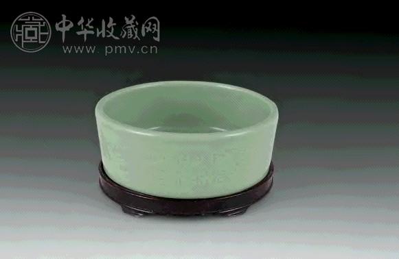 清乾隆 豆青釉夔龙纹洗