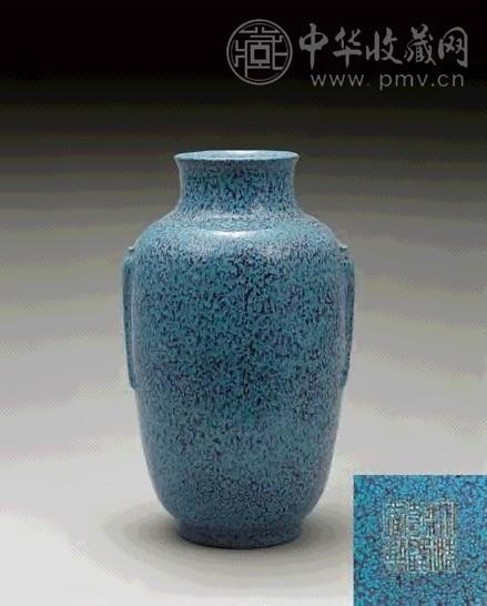 清乾隆 炉钧釉双堆耳灯笼尊