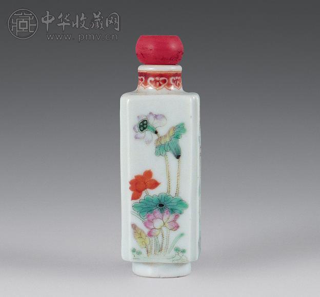 清 粉彩菏花纹烟壶