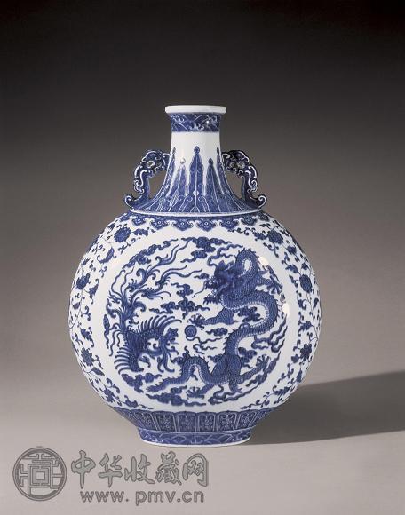 清乾隆青花缠枝花卉龙凤争珠图双龙耳扁壶收藏资讯|艺术家|书画家|书画