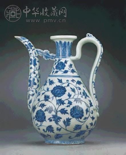 明永乐 青花缠枝牡丹纹执壶