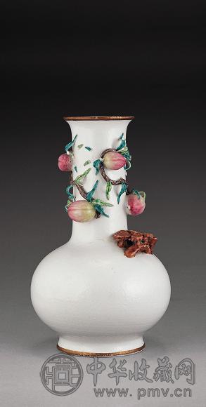 清中期 粉彩贴瓷寿桃灵芝图瓶