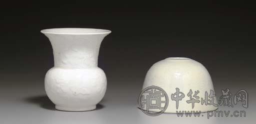 十八/十九世纪白釉瓶(2只)