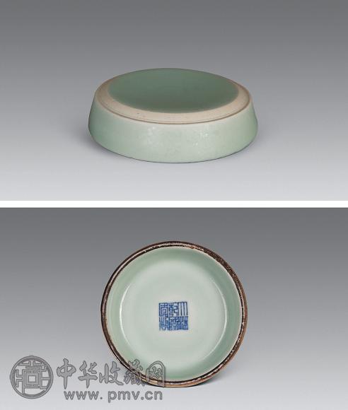 清乾隆 豆青釉平底小洗