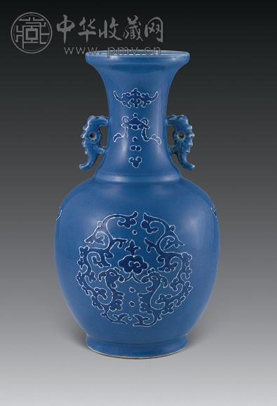 清乾隆 蓝釉团龙双耳瓶