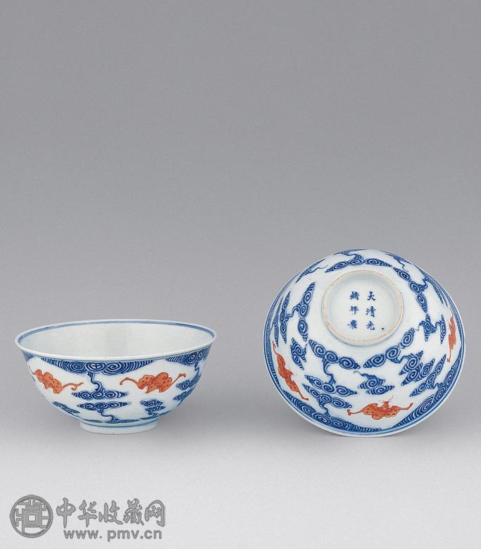 清光绪 青花矾红云蝠纹碗(1对)