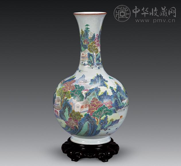 清乾隆 粉彩山水纹赏瓶(连座)