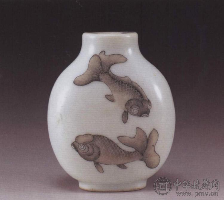清中期 墨彩鱼纹鼻烟壶
