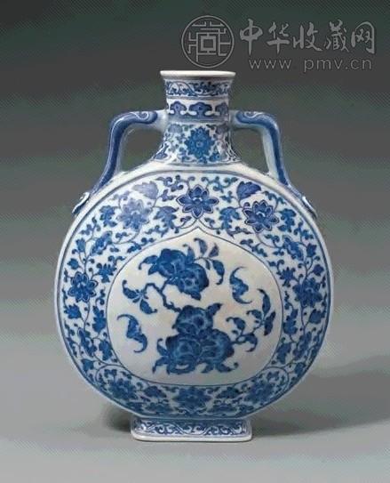 清乾隆 青花福寿纹双耳扁壶