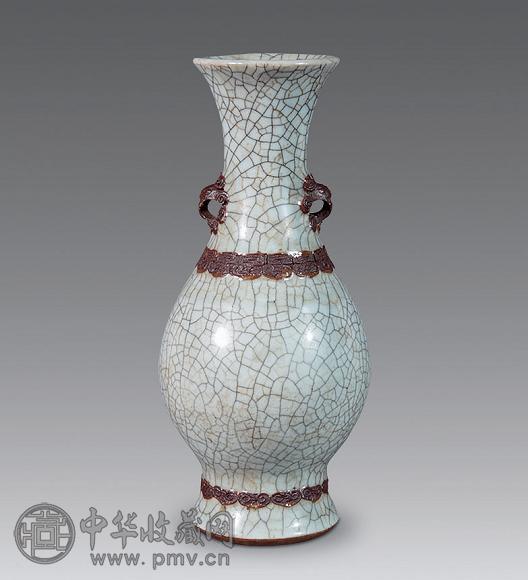 清 哥地铁锈花双耳瓶