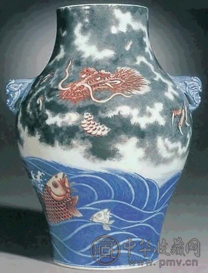 清雍正 青花釉里红黑海水云龙双兽耳壶