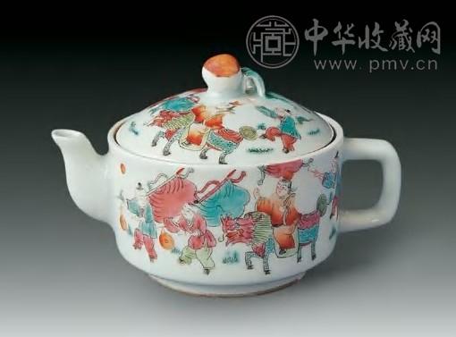 清 粉彩麒麟送子壶