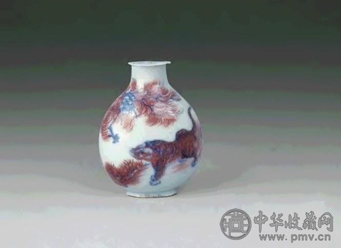 清道光 青花釉里红龙虎斗烟壶