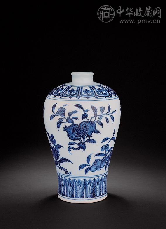 明永乐 青花折枝瑞果纹梅瓶