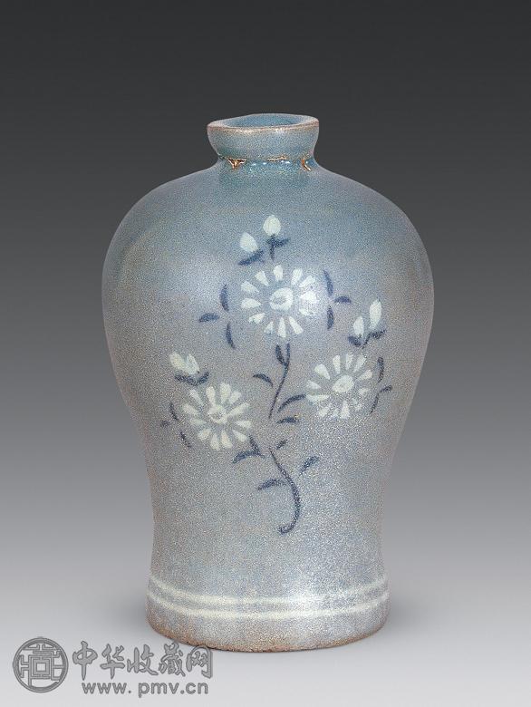 十二世纪 高丽青瓷菊纹小梅瓶