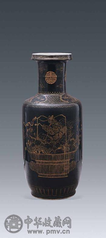 清 墨地描金花卉棒槌瓶